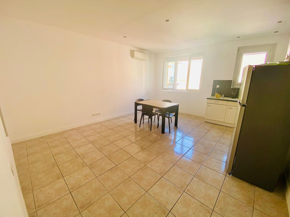 Vente Immeuble Saint-Cyprien Village Maison de village divisée en 2 logements avec garage ! St cyprien