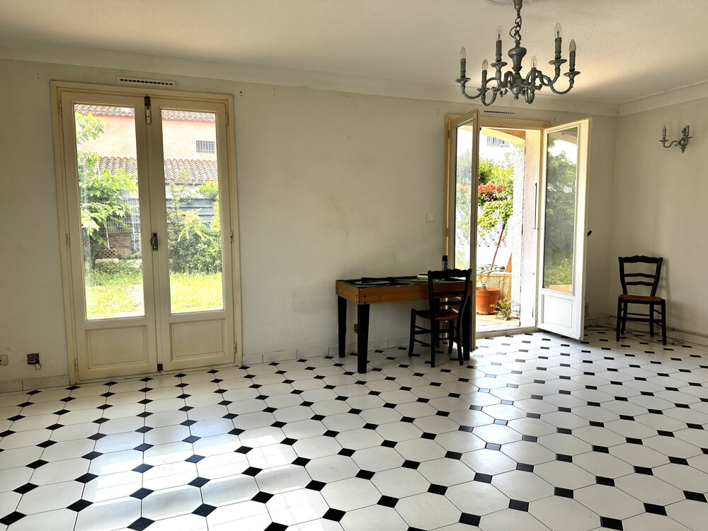Maison familiale en 3 faces de type T6, et, garage, 66000 Perpignan Sud. Quartier porte d'espagne