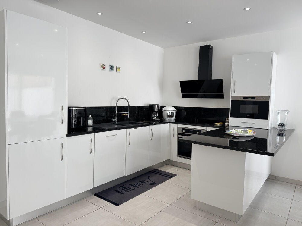 Vente villa récente 2018, de type T4 et grand garage, 66300 Llupia.