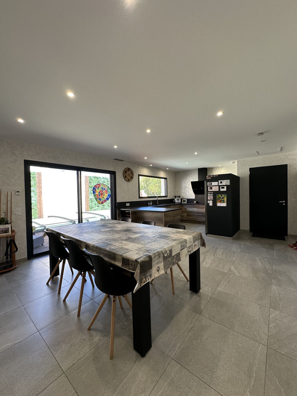 Maison de plain pied, 4 chambres, garage, piscine