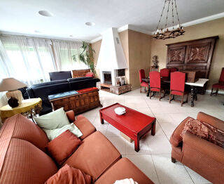  Maison à vendre 10 pièces 215 m²