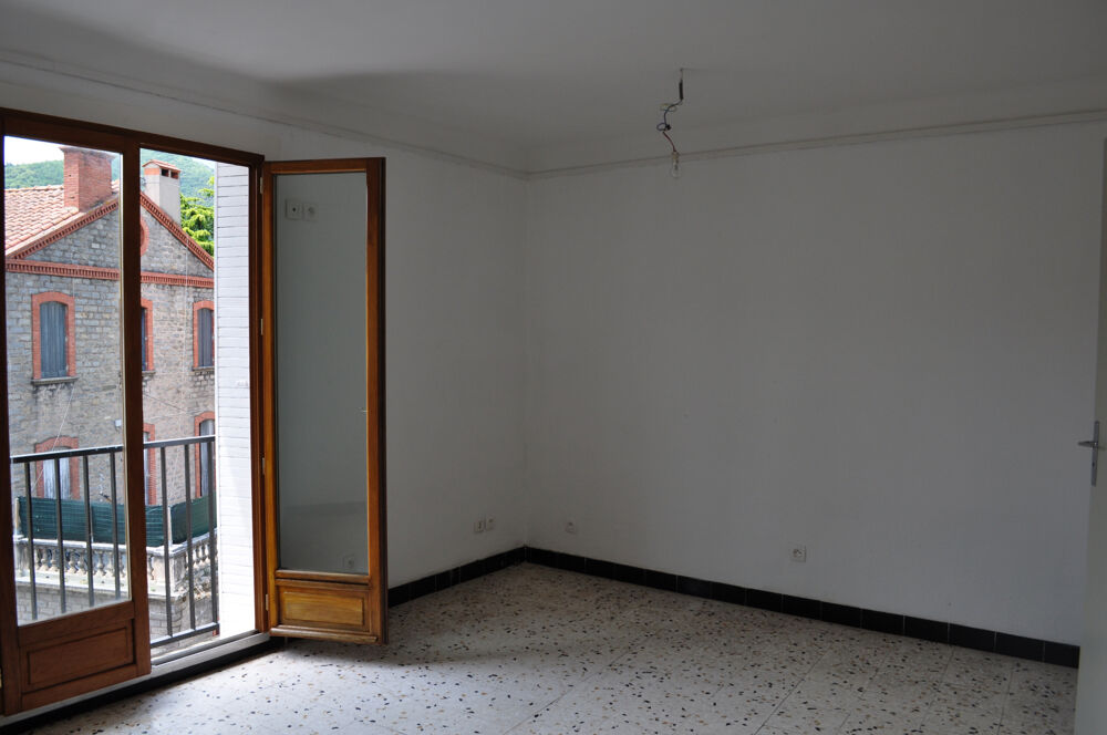Location Appartement ARLES SUR TECH - APPARTEMENT DE TYPE F1 AVEC TERRASSE - 3EME ETAGE Arles sur tech