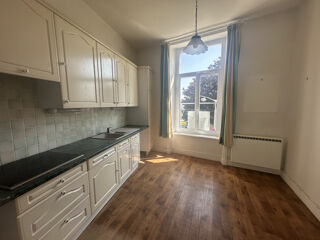  Immeuble à vendre 6 pièces 130 m²