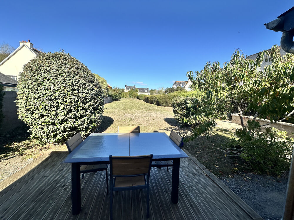 Maison meublée à louer à PAIMPOL, trois chambres, jardin, garage.