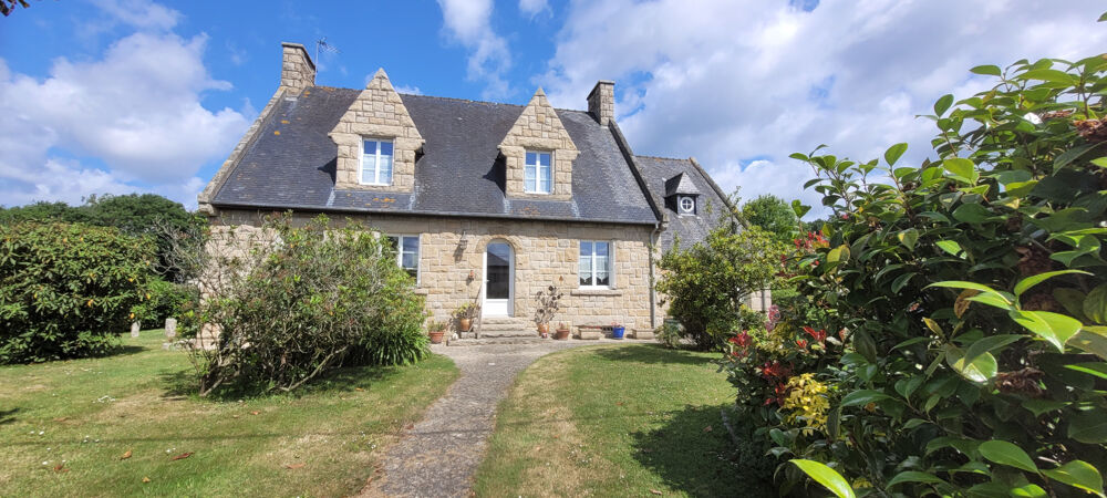 PLOURIVO, A VENDRE aux portes de PAIMPOL, maison 9 pièces, terrain 3372 m2 clos