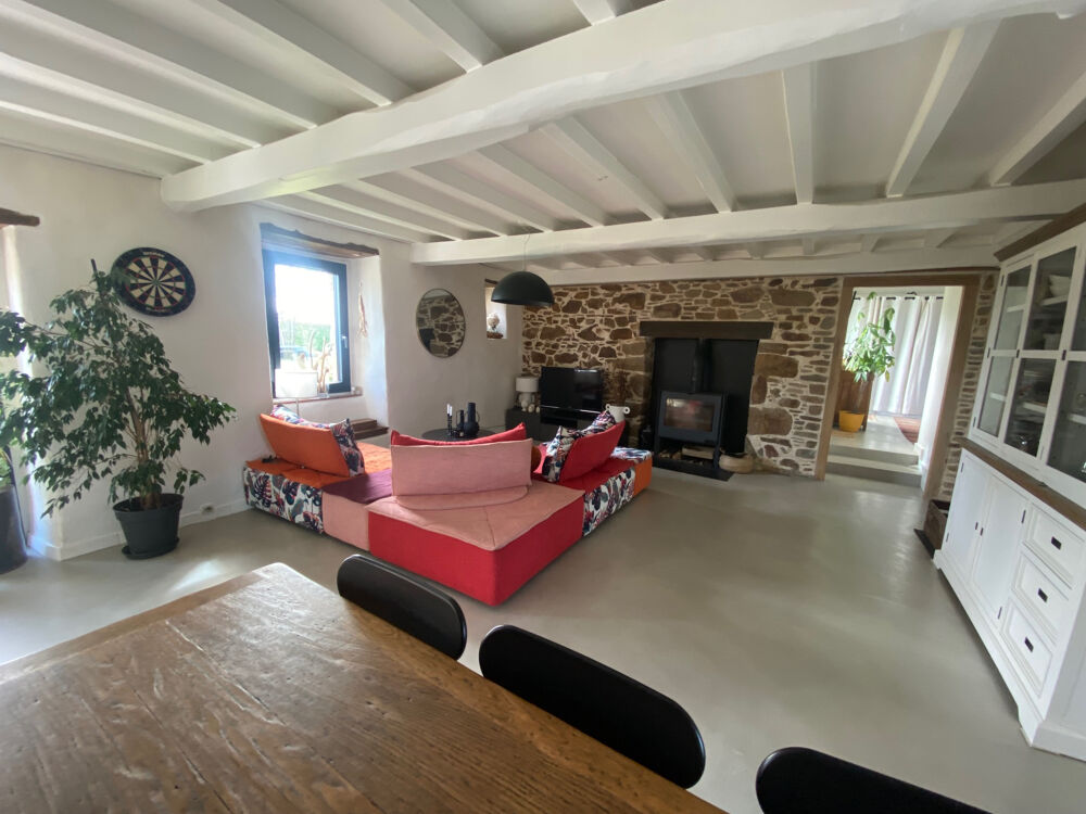 Vente Maison A VENDRE A PLOUBAZLANEC, DANS LE BOURG, BELLE MAISON 167 m2 HABITABLES, 4 CHAMBRES SUR PARCELLE PAYSAGER 789m2 Ploubazlanec