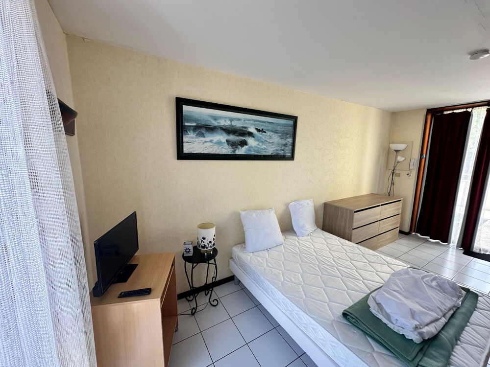 Location Appartement Studio meublé situé au 1er étage avec ascenceur d'une résidence sécurisée et calme proche du port de PAIMPOL Paimpol