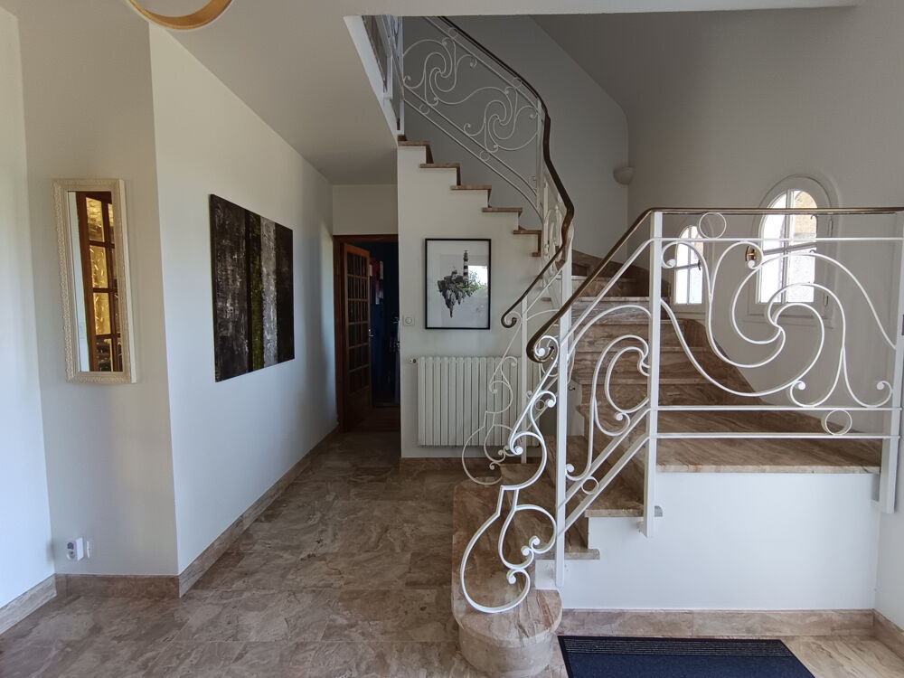 Vente Maison KERFOT, maison familiale de 134 m2 sur un terrain paysagé de 4 280 m2 Kerfot