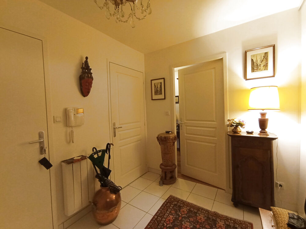 PAIMPOL CENTRE APPARTEMENT 92.45 m2 ASCENSEUR GARAGE 3 CHAMBRES
