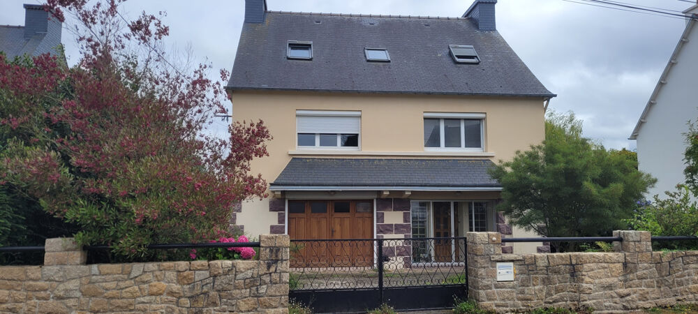 Vente Maison PAIMPOL, centre ville, maison 7 pièces sur jardin clos et paysager de 825 m2 Paimpol
