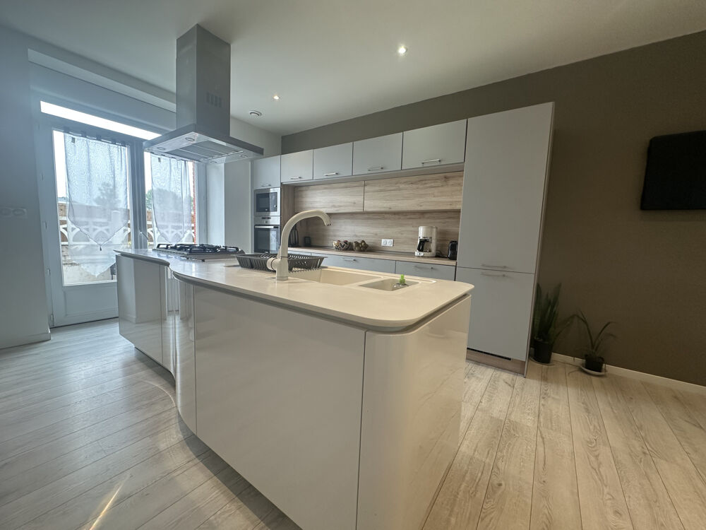 Vente Maison PAIMPOL, en plein centre-ville, maison familiale 6 chambres avec local commercial Paimpol