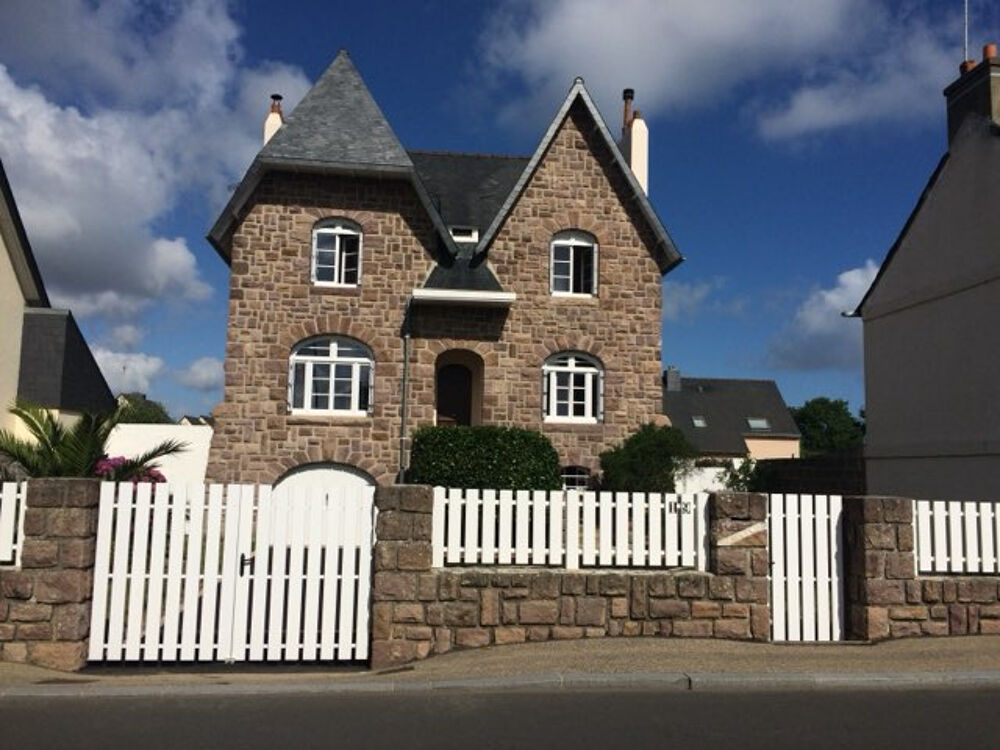 PLOUEZEC, à vendre, maison en pierres au coeur du bourg