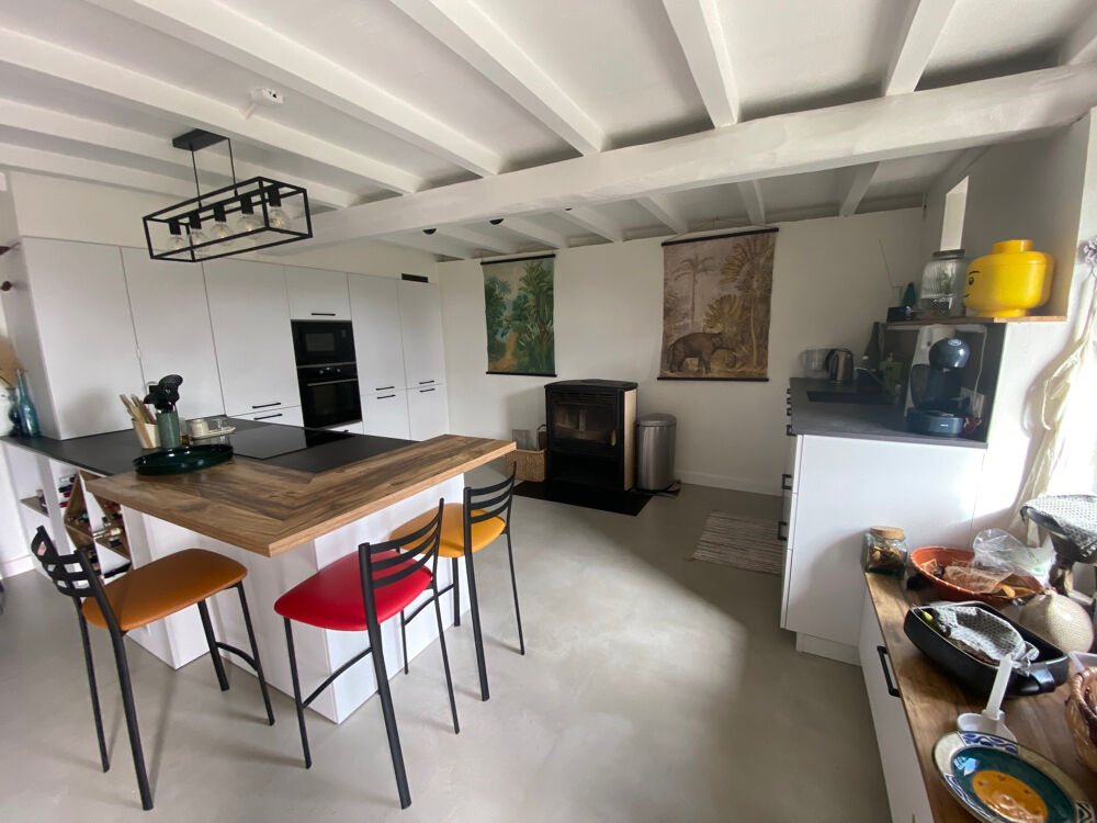 Vente Maison A VENDRE A PLOUBAZLANEC, DANS LE BOURG, BELLE MAISON 167 m2 HABITABLES, 4 CHAMBRES SUR PARCELLE PAYSAGER 789m2 Ploubazlanec