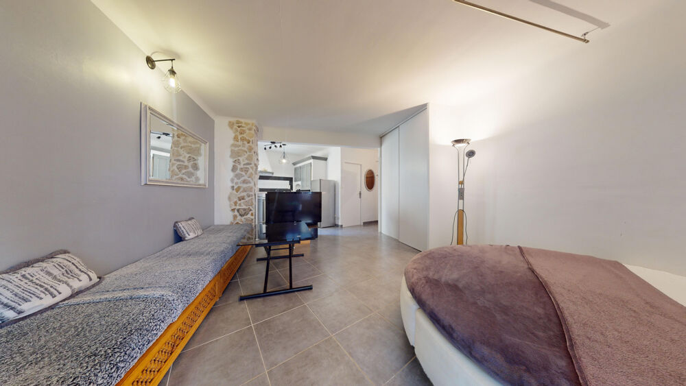 Location Appartement Location studio 33m2 avec terrasse - Centre ville Carpentras - 550/mois CC Carpentras