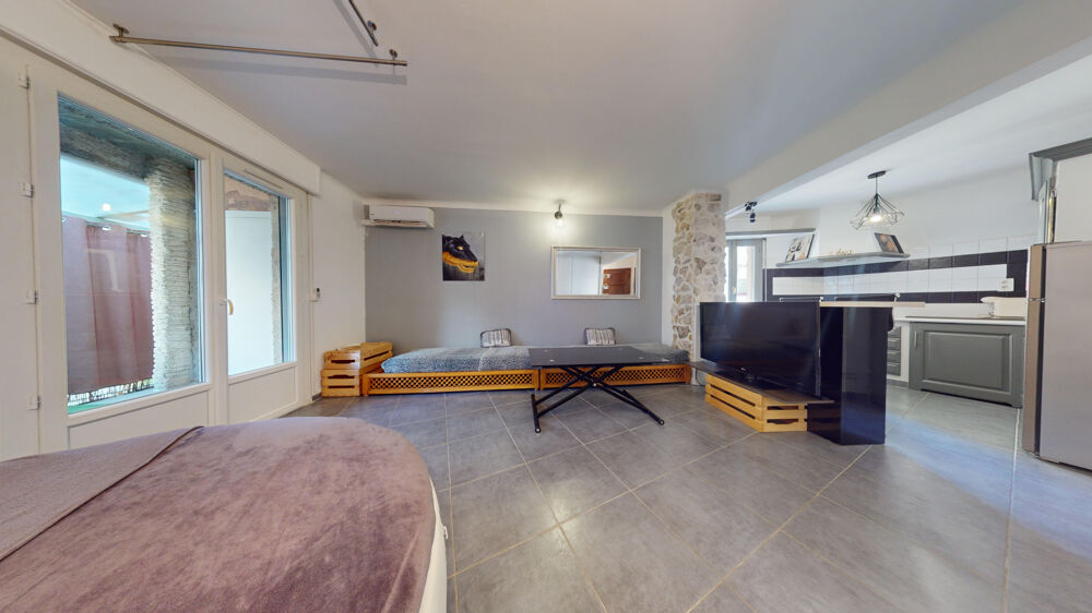 Location Appartement Location studio 33m2 avec terrasse - Centre ville Carpentras - 550/mois CC Carpentras