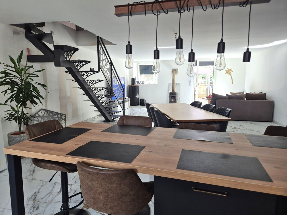Maison entièrement rénover de 218m2 avec 5 chambres