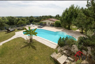  Proprit/chteau  vendre 10 pices 245 m