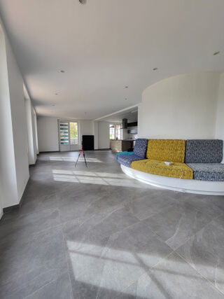  Maison � vendre 8 pi�ces 235 m�