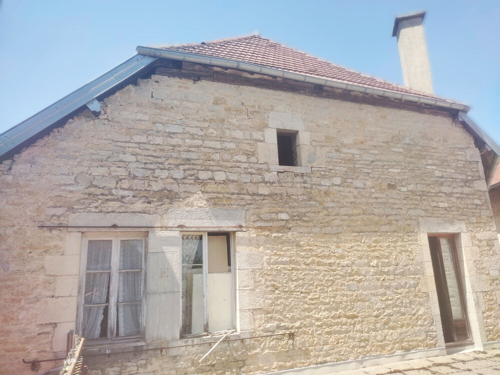 Vente Maison Ferme du XVIIIe siècle à rénover avec logement habitable et dépendances Clucy