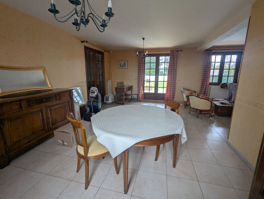 Maison familiale avec piscine à Gray