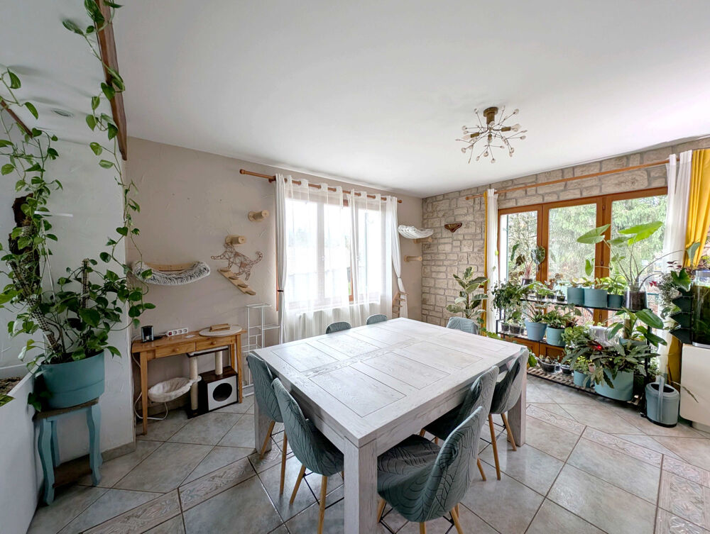 Vente Maison Maison familiale avec piscine, grand terrain et appartement indépendant   Rare à Dortan Dortan
