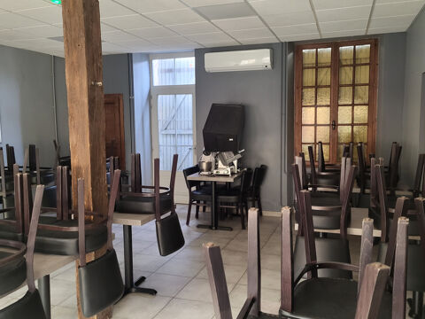   ensemble immobilier de restaurant et hôtel 