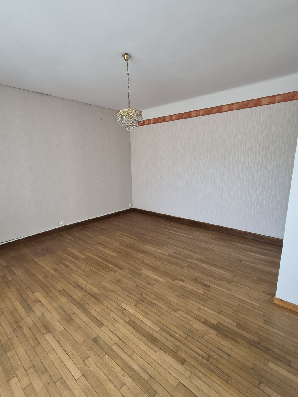 Maison de 140 m sur une surface de 2600 M