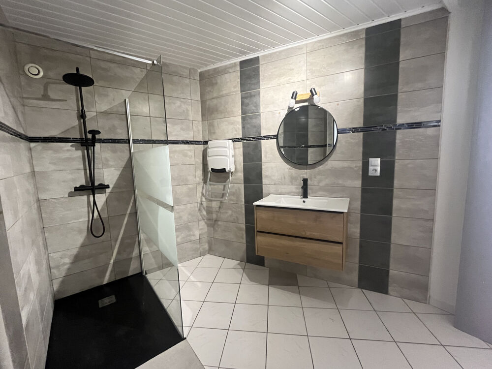 Vente Maison immeuble compos�e de 2 appartements de type 3, 85 m2 et de type4 , 100 m2 avec terrain ind�pendant Bougnon