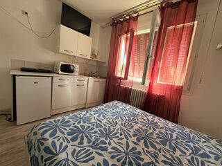  Immeuble à vendre 9 pièces 300 m²