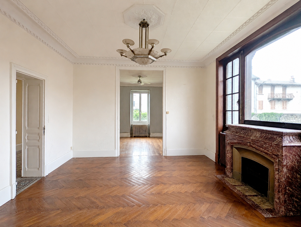 Grand Appartement RDC avec jardin privatif et stationnement