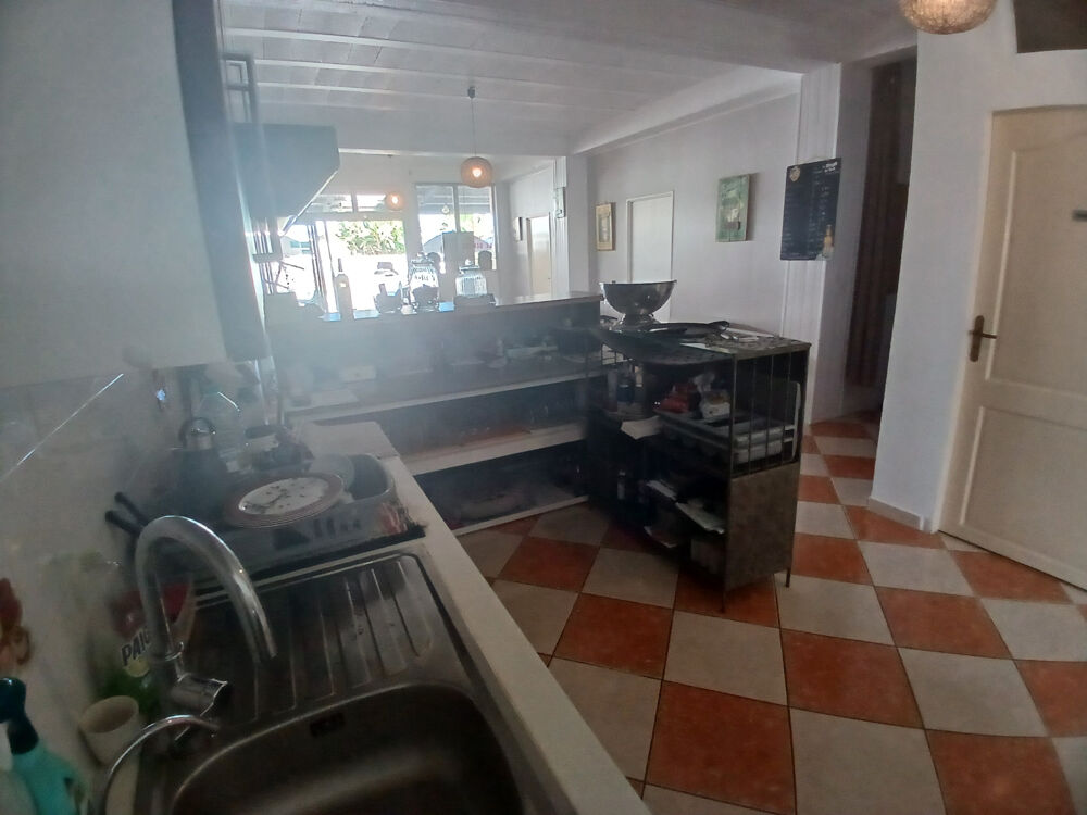 Ensemble immobilier de 269 m2 sur 800 m2 de terrain à Dos d'Âne 97429