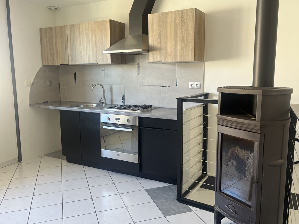 Vente Maison immeuble compos�e de 2 appartements de type 3, 85 m2 et de type4 , 100 m2 avec terrain ind�pendant Bougnon