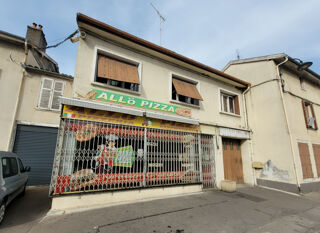  Immeuble à vendre 8 pièces 200 m²