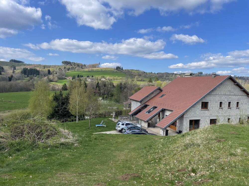 Vente Ferme Corps de ferme sur 5 hectares avec gîte et sources naturelles La montagne