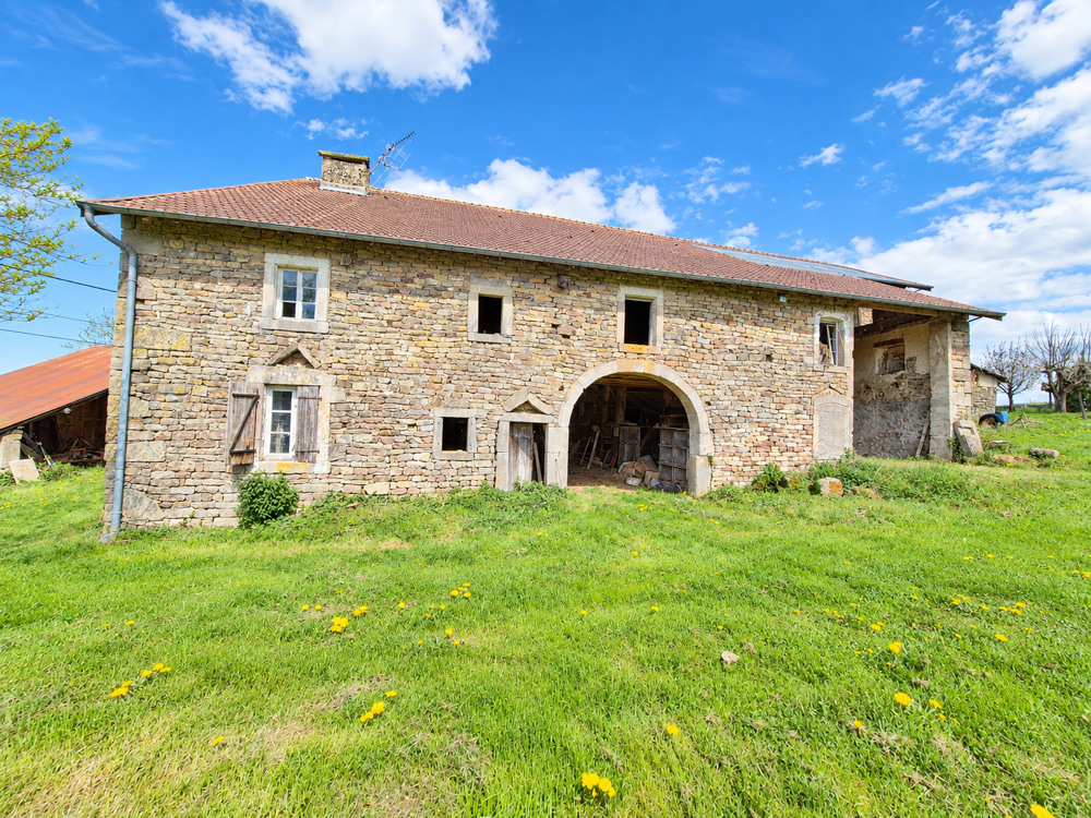 Ferme de caractère à rénover- Dépendance Potentiel exceptionnel à Fougerolles