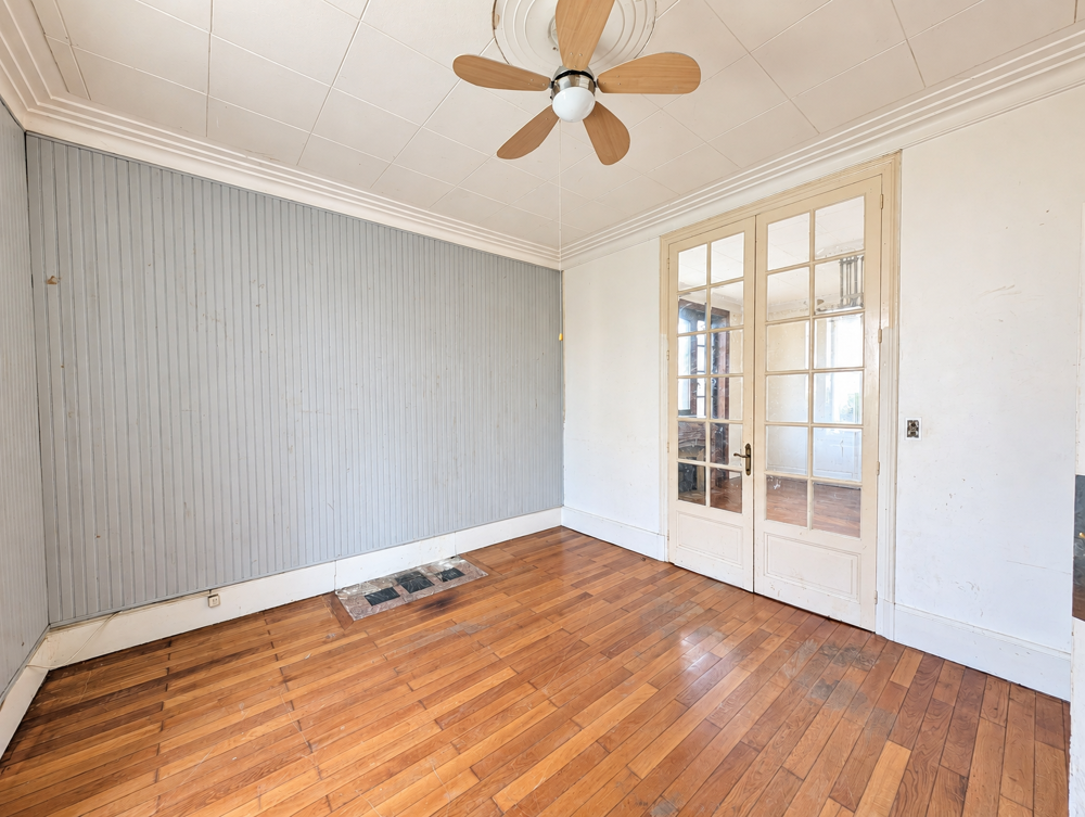 Vente Appartement Appartement T4 à rénover   118 m2   Jardin privatif   Oyonnax Oyonnax