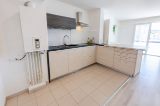 Vente Appartement T2 au 3ème de 43 m2 avec balcon et parking privatif   Rouen Rive Gauche Rouen