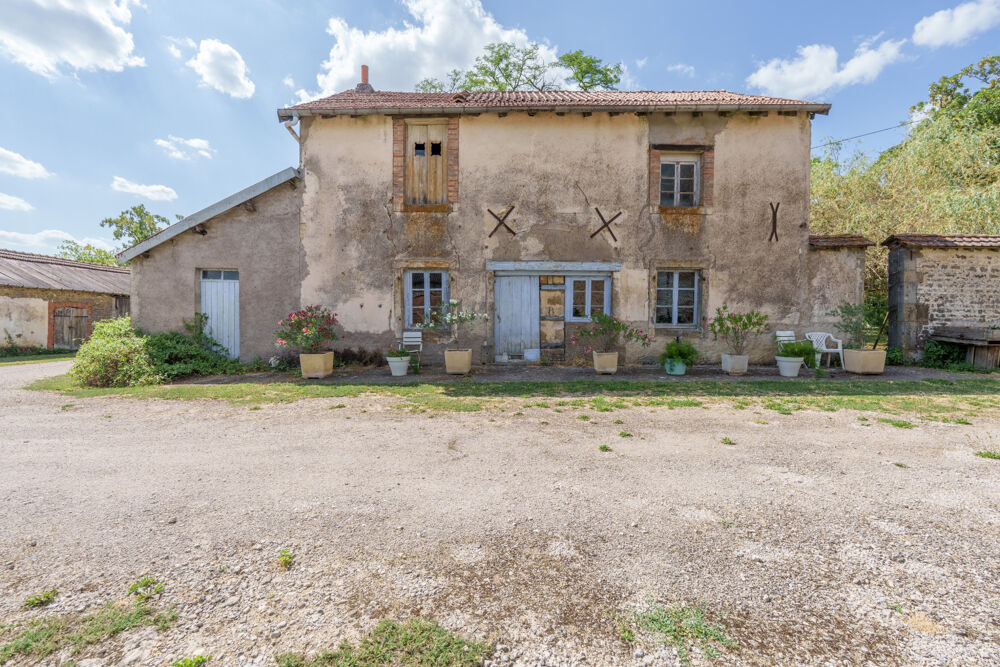 Demeure de Caractère de 1825 L'ancien « Château de Saulxures » sur son domaine d'un hectare