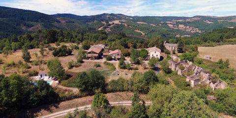   Domaine avec maison principale et 12 gîtes ruraux à vendre sur Avène-34 