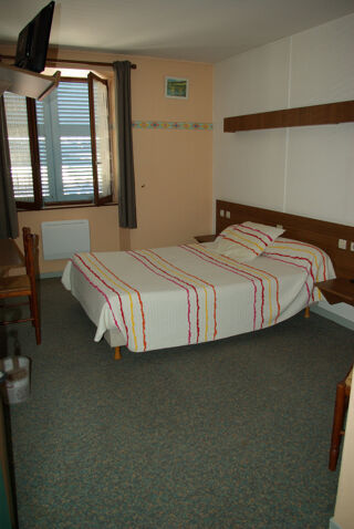  Immeuble � vendre 15 + pi�ces 650 m�