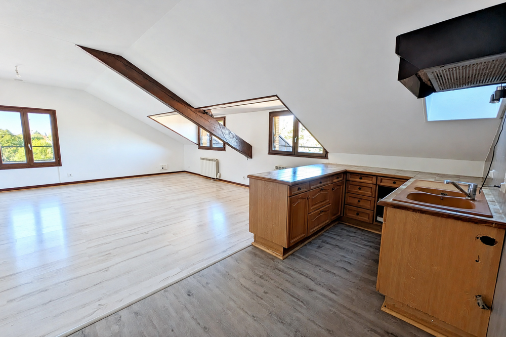 Vente Appartement OYONNAX : T3 lumineux    77 m2 au sol   Petite résidence Oyonnax