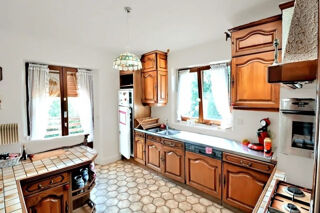  Maison à vendre 15 + pièces 277 m²