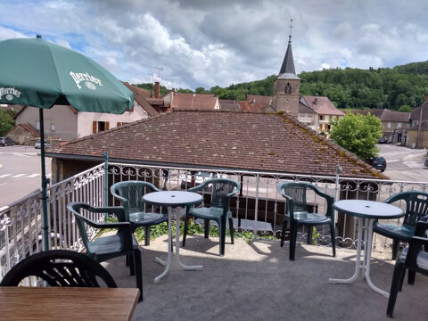   Fonds de commerce Restaurant avec dépendances appartement T3, emplacement unique 
