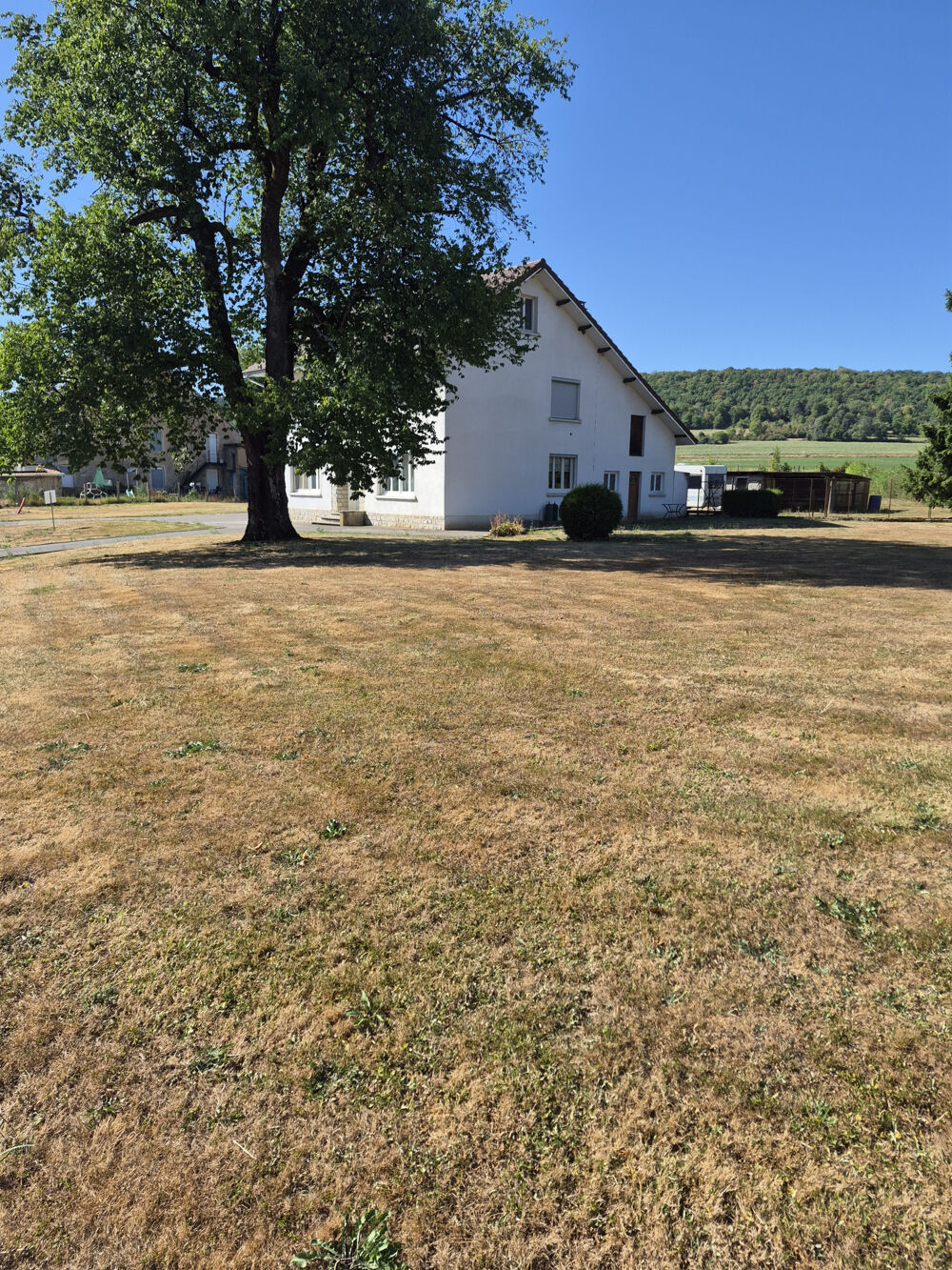 Maison de 140 m sur une surface de 2600 M