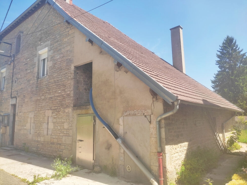 Vente Maison Ferme du XVIIIe siècle à rénover avec logement habitable et dépendances Clucy