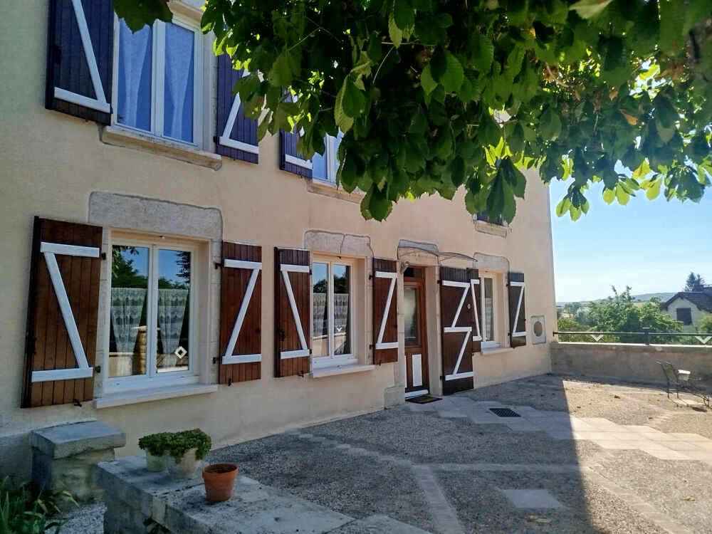 MAISON EN PIERRE SANS VIS A VIS NON MITOYENNE 220 M2 - 5 CHAMBRES - TERRAIN 1600 M2