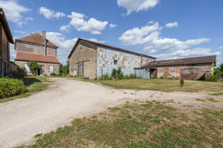  Propriété/château à vendre 7 pièces 194 m²