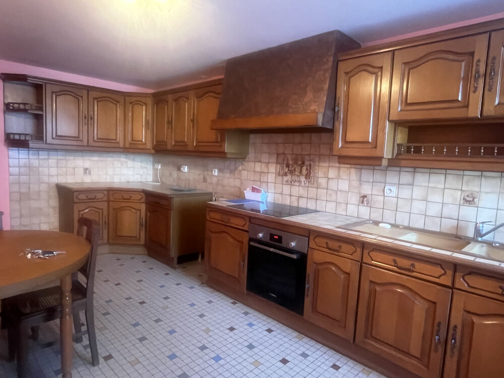 Maison T5 122 m2 Terrain 1 135 m2 + dépendances