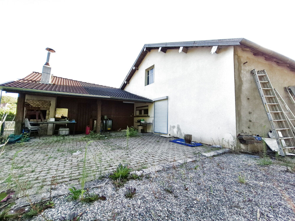 Maison à fort potentiel sur beau terrain
