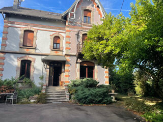  Propriété/château à vendre 6 pièces 190 m²